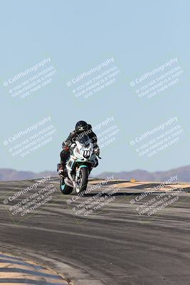 media/Dec-07-2025-CVMA (Sun) [[3e7d2de5dc]]/Race 7-Formula Lightweight Twins Shootout/